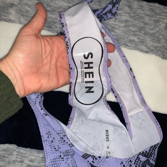 Bikini - Picture 3 of 3